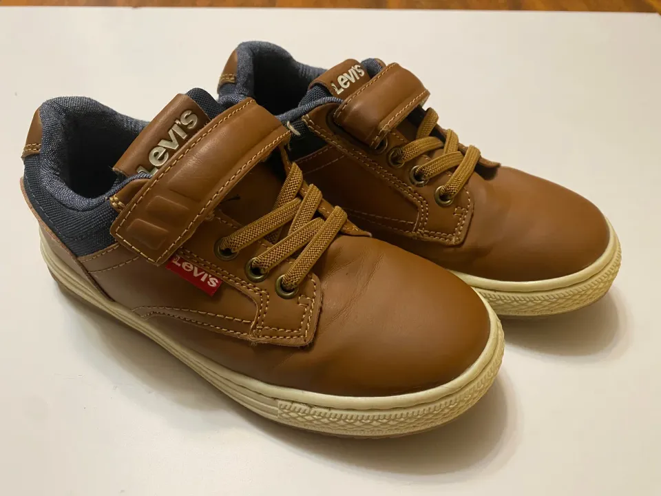 Levi's New Faino Low — детские кеды на липучке — общий вид